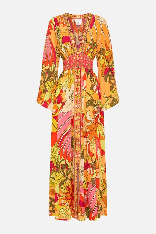 KIMONO SLEEVE DRESS WITH SHIRRING DETAIL THE FLOWER CHILD SOCIETY