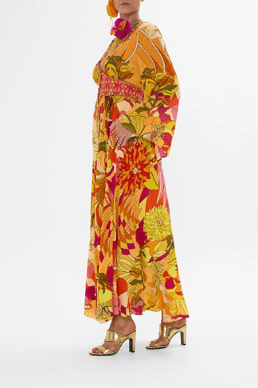 KIMONO SLEEVE DRESS WITH SHIRRING DETAIL THE FLOWER CHILD SOCIETY