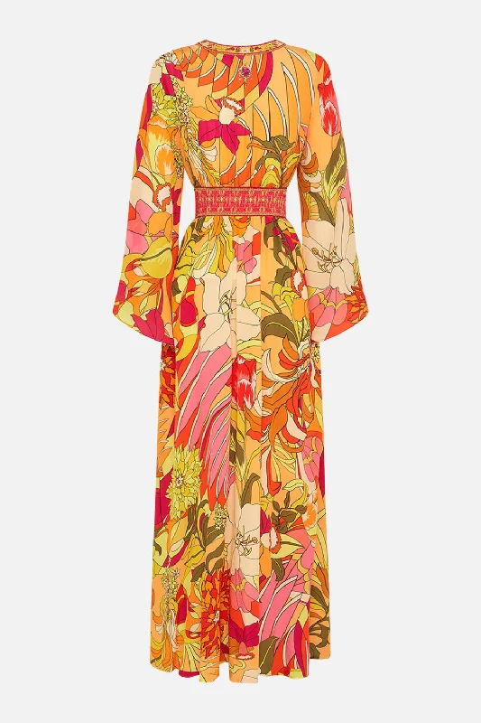 KIMONO SLEEVE DRESS WITH SHIRRING DETAIL THE FLOWER CHILD SOCIETY