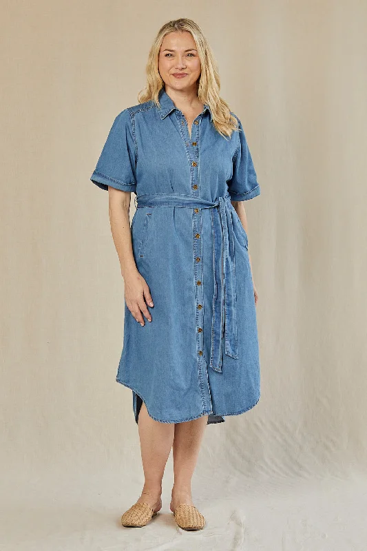 Abbey Chambray Dress in Light Wash