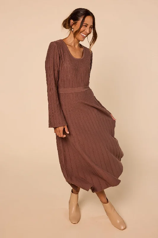 Waisted Knitted Dress in Cacao